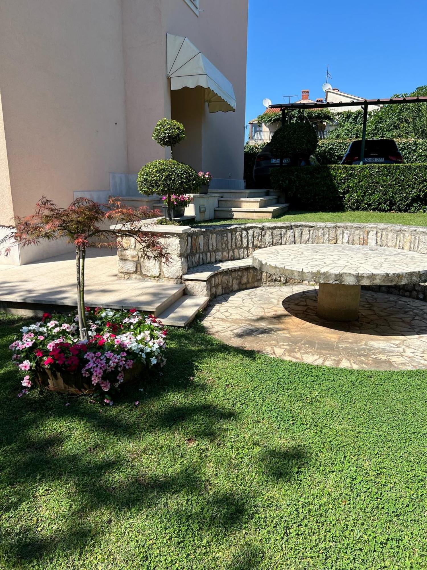 Apartments Monfiorenzo ロヴィニ エクステリア 写真