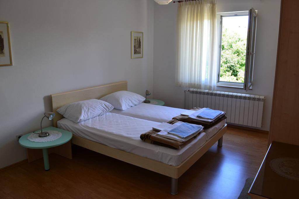 Apartments Monfiorenzo ロヴィニ エクステリア 写真